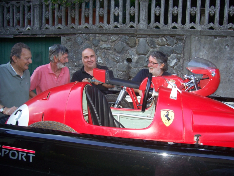  Image name: Persone117.jpg 
 width: 800 pixel 
 height: 601 pixel 
 Size: 403785 bytes 
 Click to enlarge 